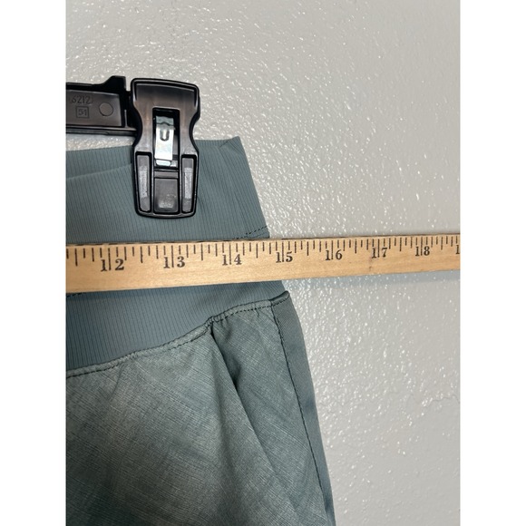 Athleta Nolita Crop Pant Womens 10 Green Slim Tapered Lounge Minimal Travel - Picture 4 of 6